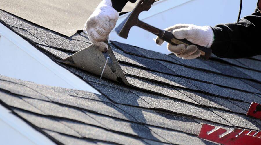 Professional gutter cleaning in Makoti, ND